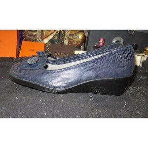 AEROSOLES A2 Navy Lizard Embossed Leather Flower Embellished Wedges size 10 beyo